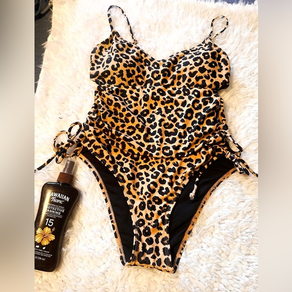 For sale swimwear and dresses size M and S color variety - Picture 4 of 5